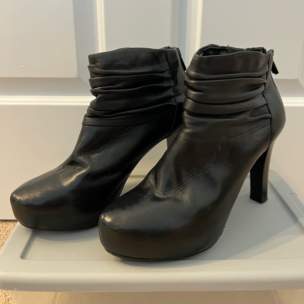 Elegant Black Ankle Boots